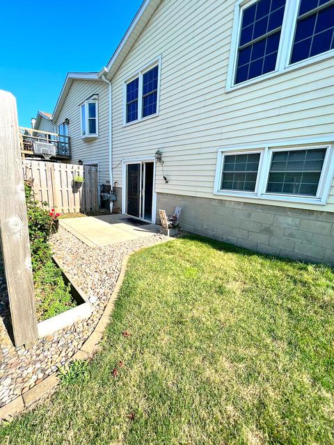 1546 Hunt Dr #A, Normal, IL 61761 photo 3