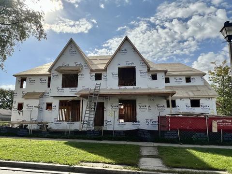 360 E Schiller St, Elmhurst, IL 60126 photo 2
