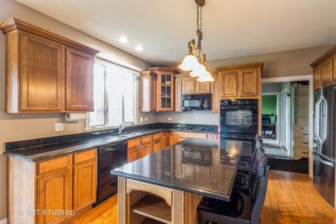 7 Wintergreen Ct, Algonquin, IL 60102 photo 6