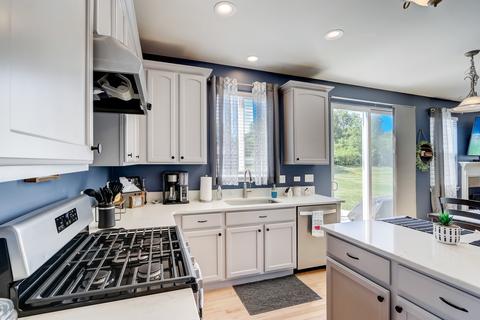 922 Limerick Ln, Mchenry, IL 60050 photo 11