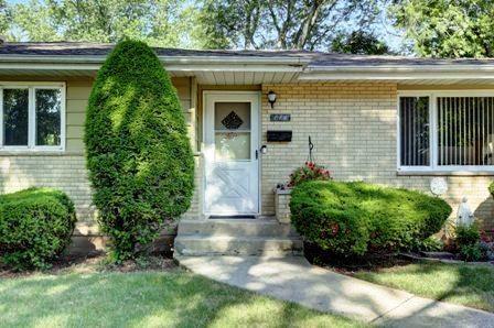 874 Carol Ave, Elgin, IL 60123 photo 2