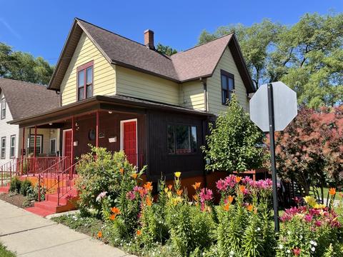 602 Raymond St, Elgin, IL 60120 photo 1