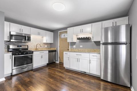 2316 E 98th St, Chicago, IL 60617 photo 4