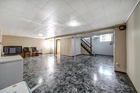 562 Radcliffe Ave, Des Plaines, IL 60016 photo 23
