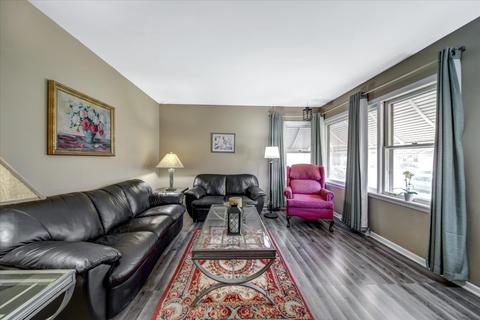 562 Radcliffe Ave, Des Plaines, IL 60016 photo 7