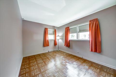 562 Radcliffe Ave, Des Plaines, IL 60016 photo 16