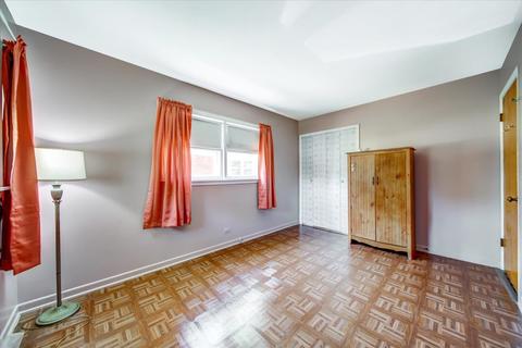 562 Radcliffe Ave, Des Plaines, IL 60016 photo 17