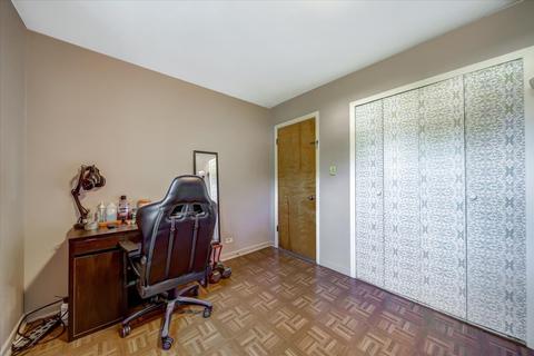 562 Radcliffe Ave, Des Plaines, IL 60016 photo 15