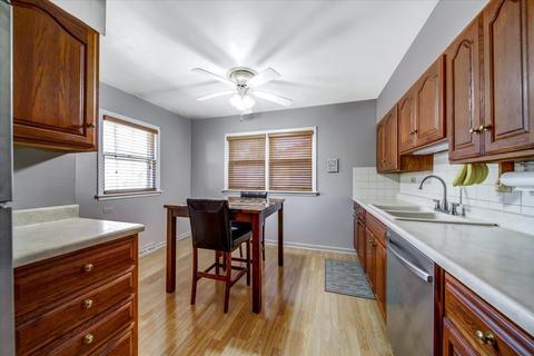 562 Radcliffe Ave, Des Plaines, IL 60016 photo 8