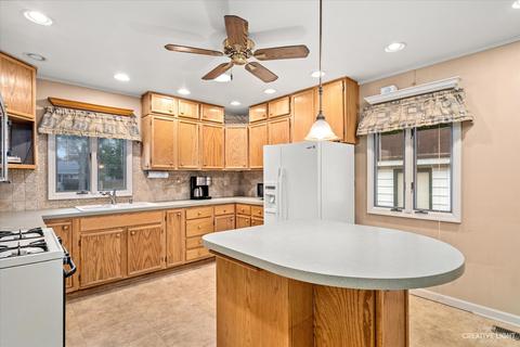464 Davis Rd, Batavia, IL 60510 photo 6