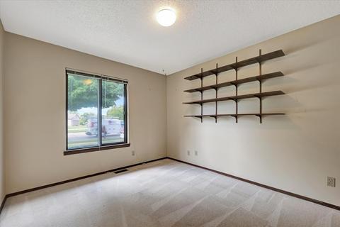 1701 Devonshire Dr, Champaign, IL 61821 photo 17