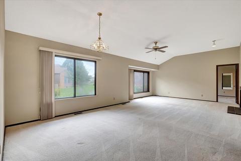 1701 Devonshire Dr, Champaign, IL 61821 photo 3
