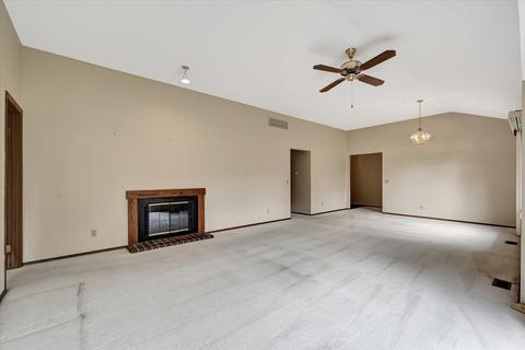 1701 Devonshire Dr, Champaign, IL 61821 photo 6