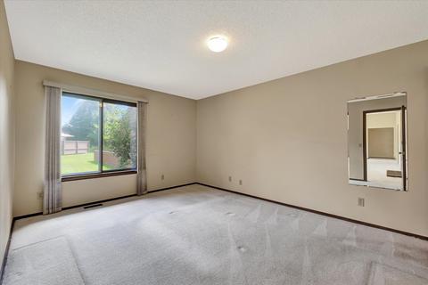 1701 Devonshire Dr, Champaign, IL 61821 photo 13