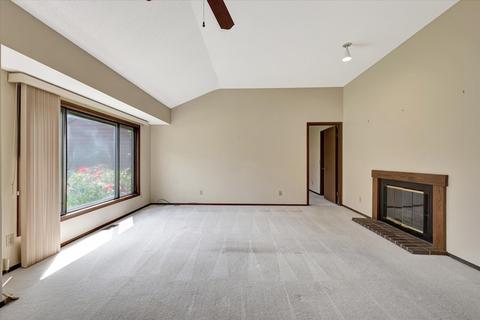 1701 Devonshire Dr, Champaign, IL 61821 photo 4