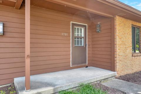 1701 Devonshire Dr, Champaign, IL 61821 photo 33