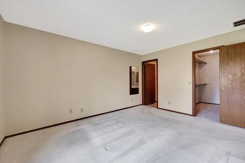 1701 Devonshire Dr, Champaign, IL 61821 photo 14
