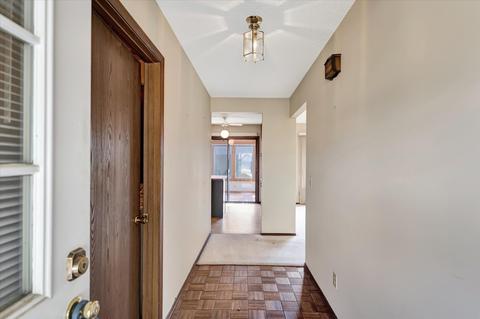 1701 Devonshire Dr, Champaign, IL 61821 photo 2