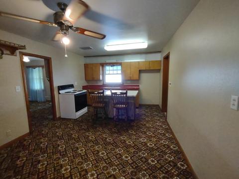 402 E King St, Polo, IL 61064 photo 5