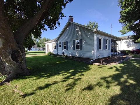 402 E King St, Polo, IL 61064 photo 2
