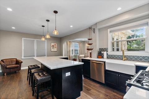 320 N Commonwealth Ave, Elgin, IL 60123 photo 10