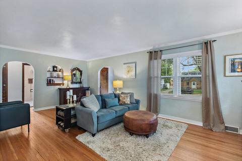 320 N Commonwealth Ave, Elgin, IL 60123 photo 6