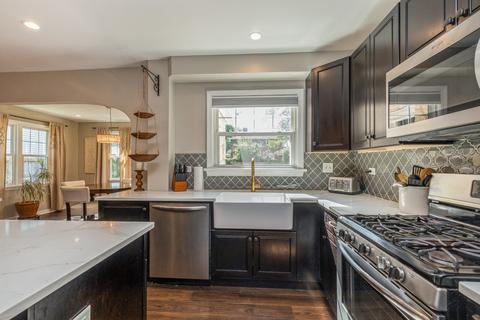 320 N Commonwealth Ave, Elgin, IL 60123 photo 8