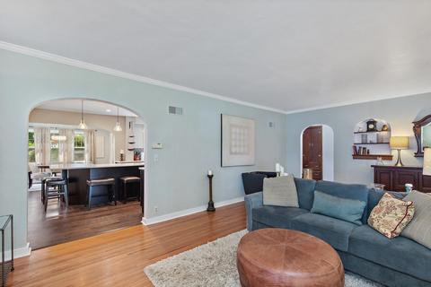 320 N Commonwealth Ave, Elgin, IL 60123 photo 7