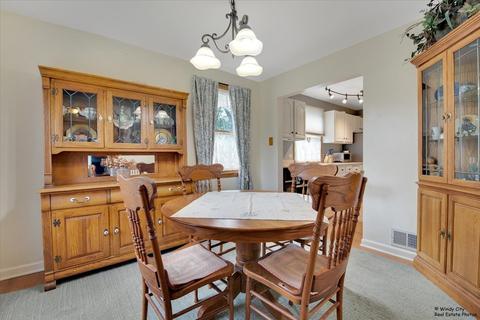 242 E Washington St, Des Plaines, IL 60016 photo 4
