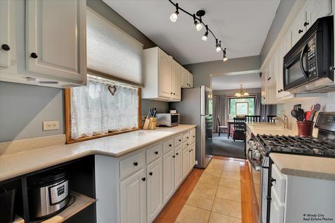 242 E Washington St, Des Plaines, IL 60016 photo 5