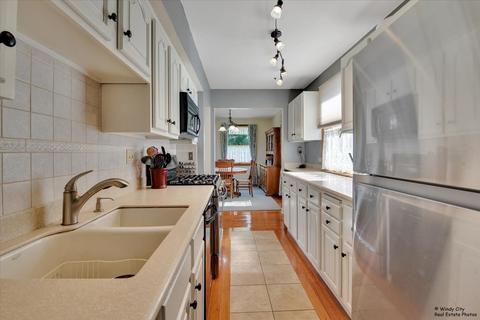 242 E Washington St, Des Plaines, IL 60016 photo 7