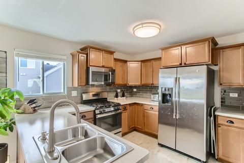 1652 Ruby Dr, Pingree Grove, IL 60140 photo 9