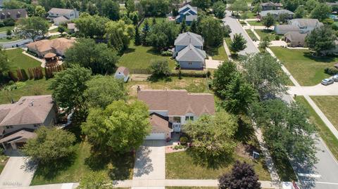 10001 Derby Ln, Mokena, IL 60448 photo 2