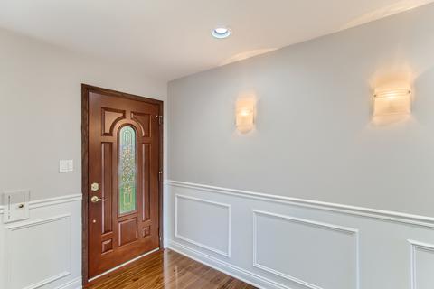 1049 Irwin Ave, Des Plaines, IL 60018 photo 4