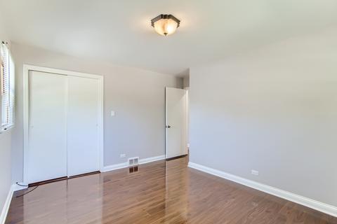 1049 Irwin Ave, Des Plaines, IL 60018 photo 13