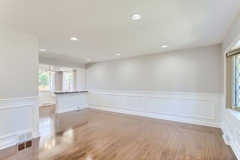1049 Irwin Ave, Des Plaines, IL 60018 photo 6