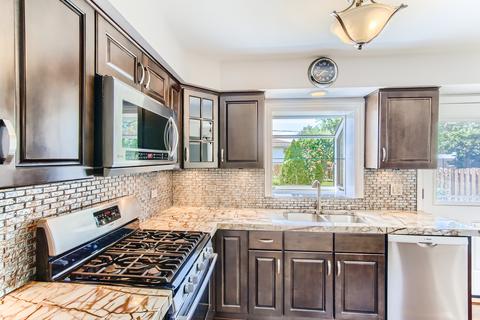 1049 Irwin Ave, Des Plaines, IL 60018 photo 10