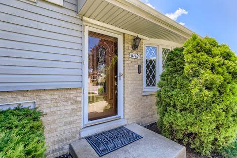 1049 Irwin Ave, Des Plaines, IL 60018 photo 3