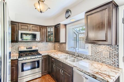 1049 Irwin Ave, Des Plaines, IL 60018 photo 9
