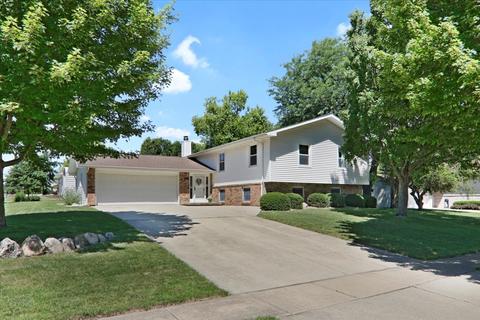 1202 Kim Dr, Bloomington, IL 61704 photo 1