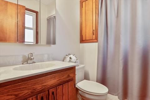 1202 Kim Dr, Bloomington, IL 61704 photo 8