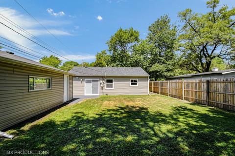 2415 Circle Dr, Hazel Crest, IL 60429 photo 4