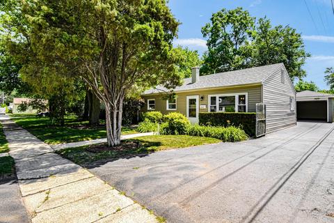 2415 Circle Dr, Hazel Crest, IL 60429 photo 2