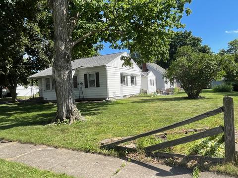 513 W Park St, Morrison, IL 61270 photo 2