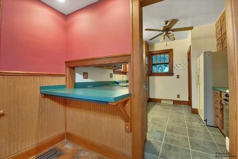 348 Mcclure Ave, Elgin, IL 60123 photo 8