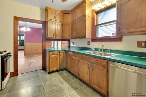 348 Mcclure Ave, Elgin, IL 60123 photo 11