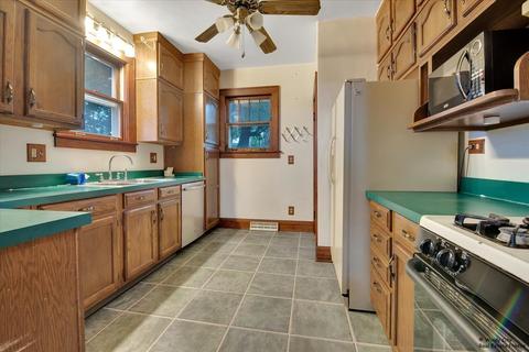 348 Mcclure Ave, Elgin, IL 60123 photo 10