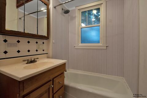 348 Mcclure Ave, Elgin, IL 60123 photo 14