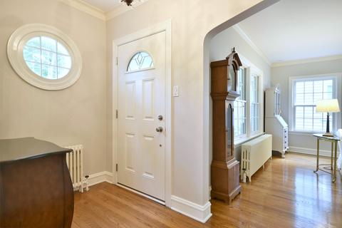 188 E May St, Elmhurst, IL 60126 photo 4