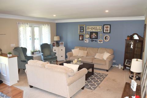 1865 Kingman Dr, Elgin, IL 60123 photo 3